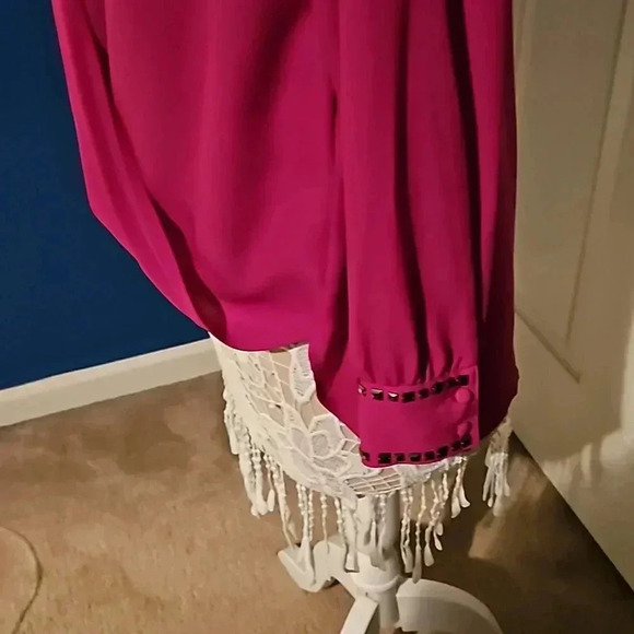 TRIBAL BLOUSE - Picture 7 of 11